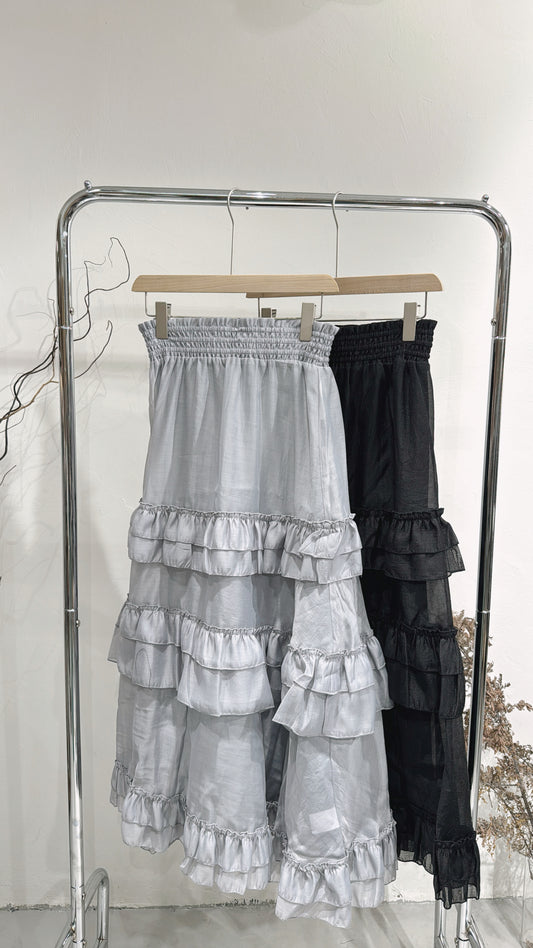 [ 兩種穿法！內搭可拆開！] Glossy cake skirt/ black