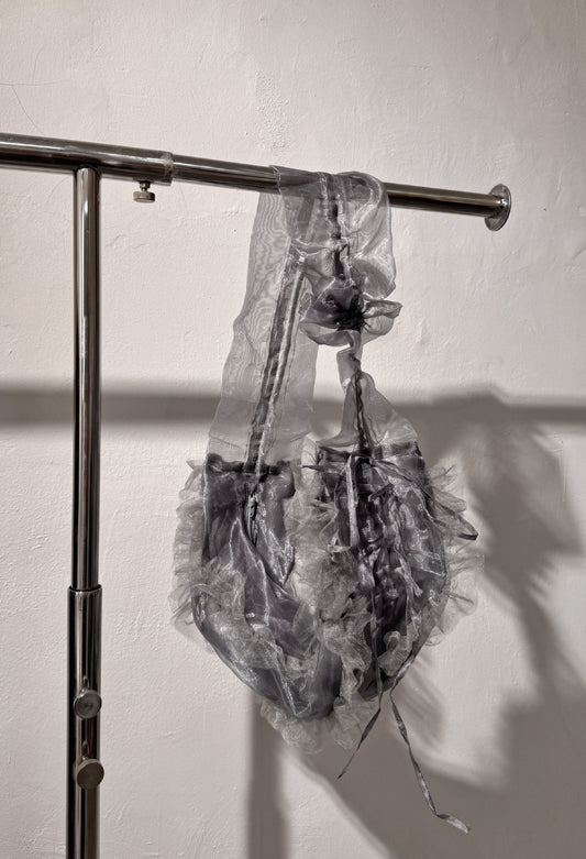 [ 美瘋！] Sheer ruffle bag / charcoal