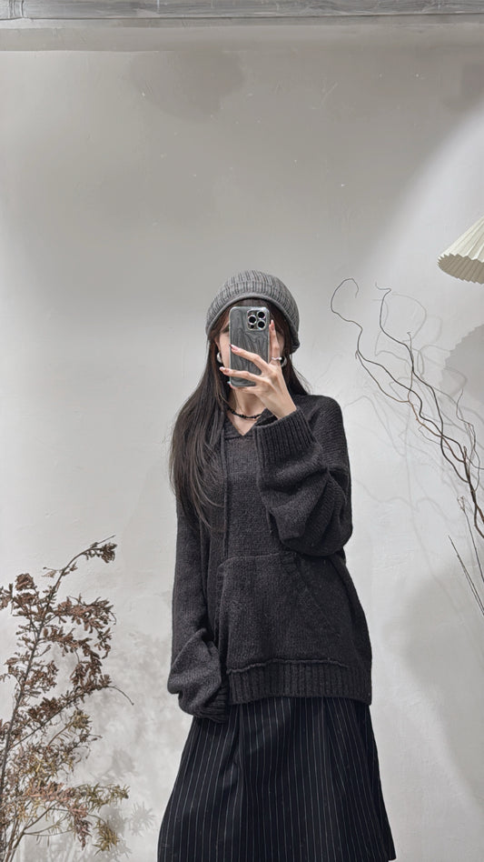 [ cozy winter 🎀🎄] hooded oversized knit/ charcoal