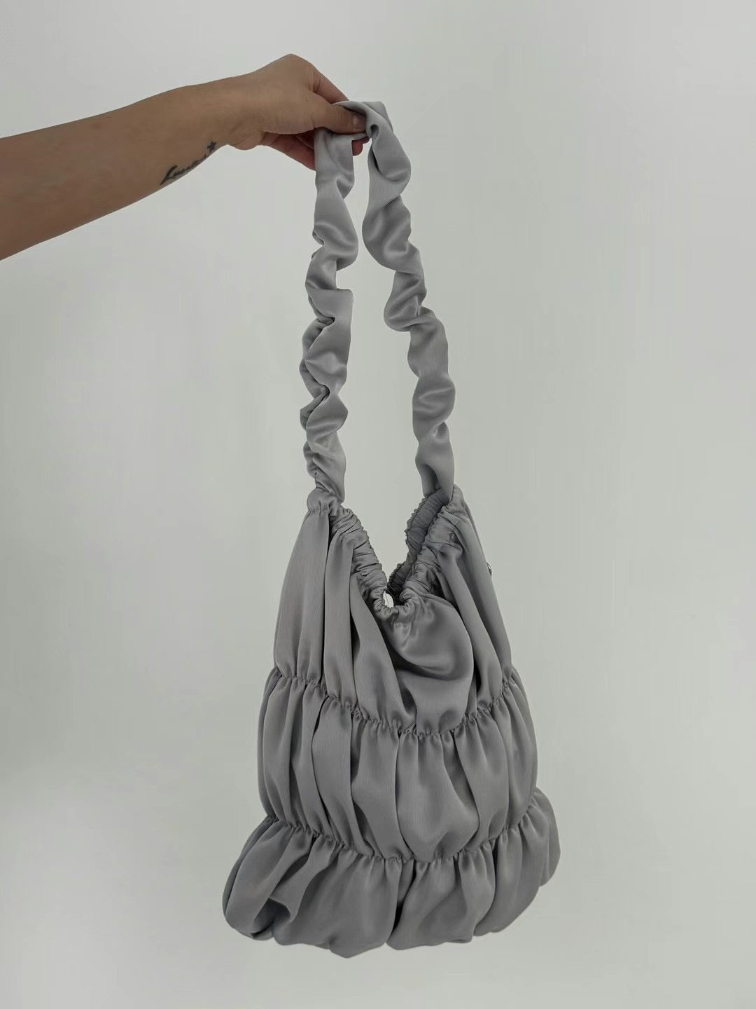 【質感超好！】Satin shirring bag / 2 colors