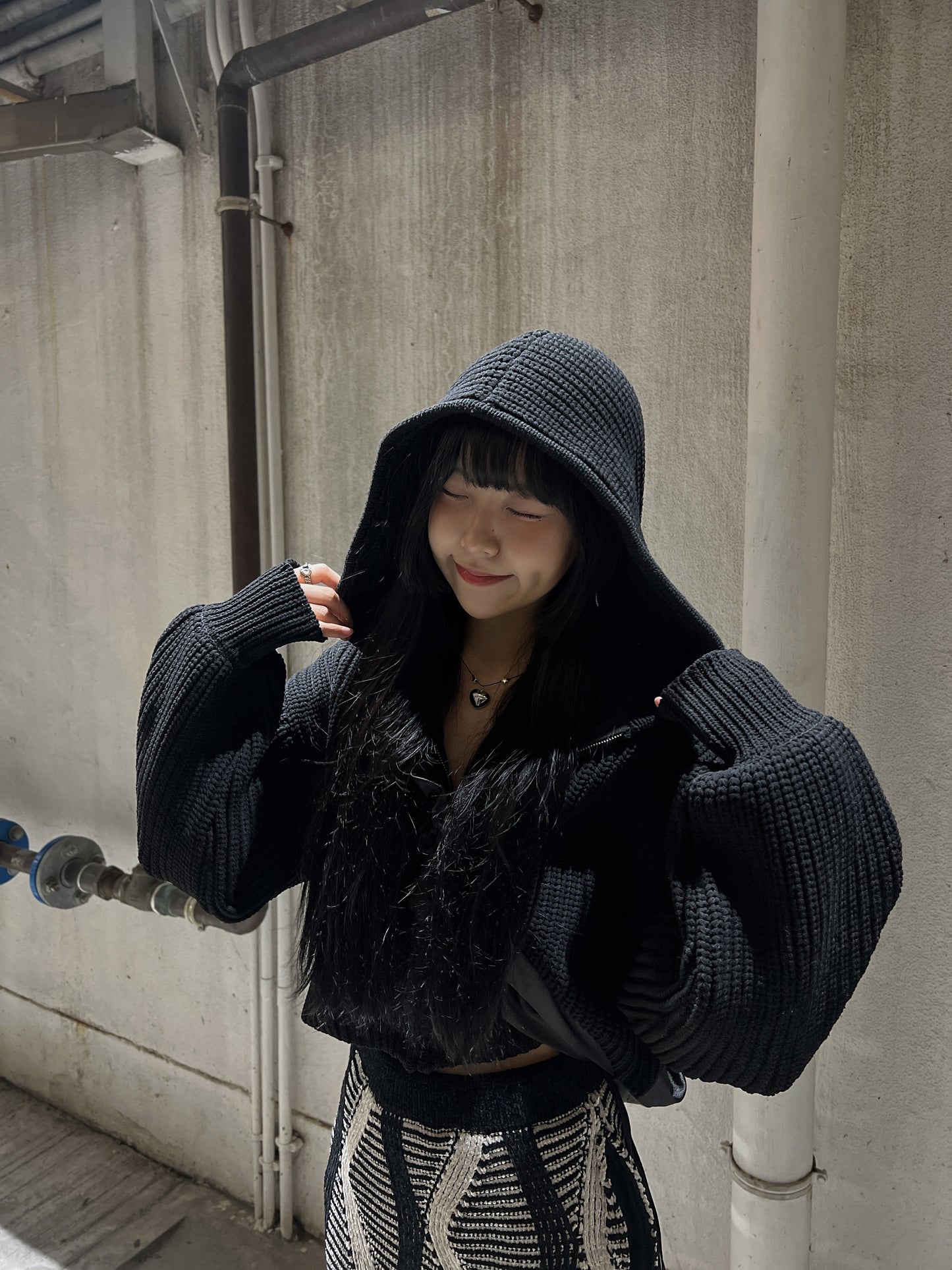 Crop knitted hoodie/ black