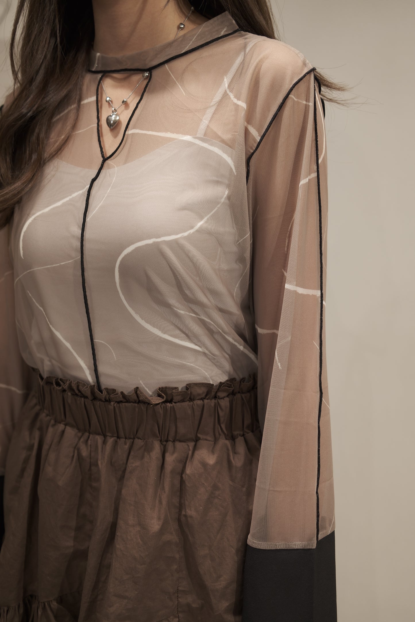 [ 店主自留兩色！] Line see through inner/ beige