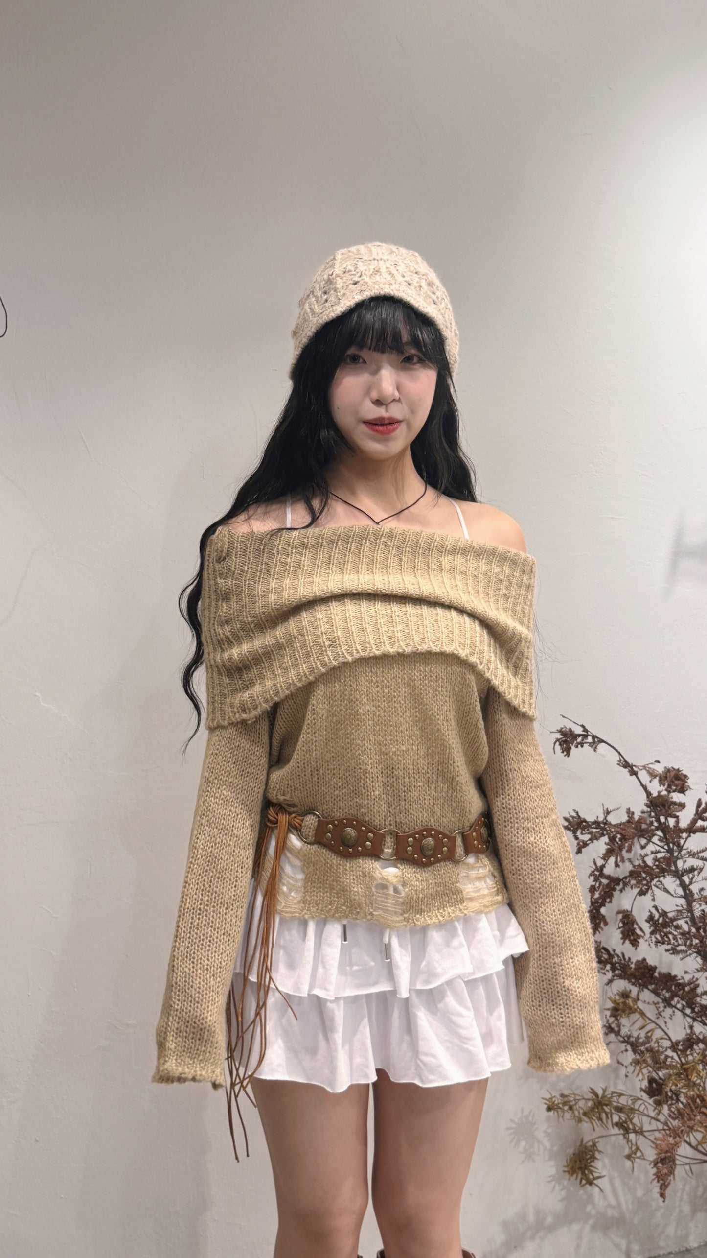 [ 約會裝 best picks! 🎀 ] damaged off shoulder knit / beige