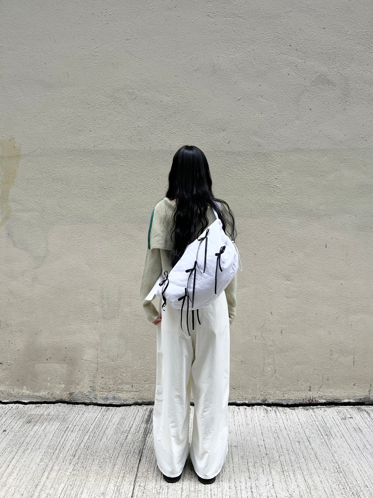 Knot Crossbody Bag / White