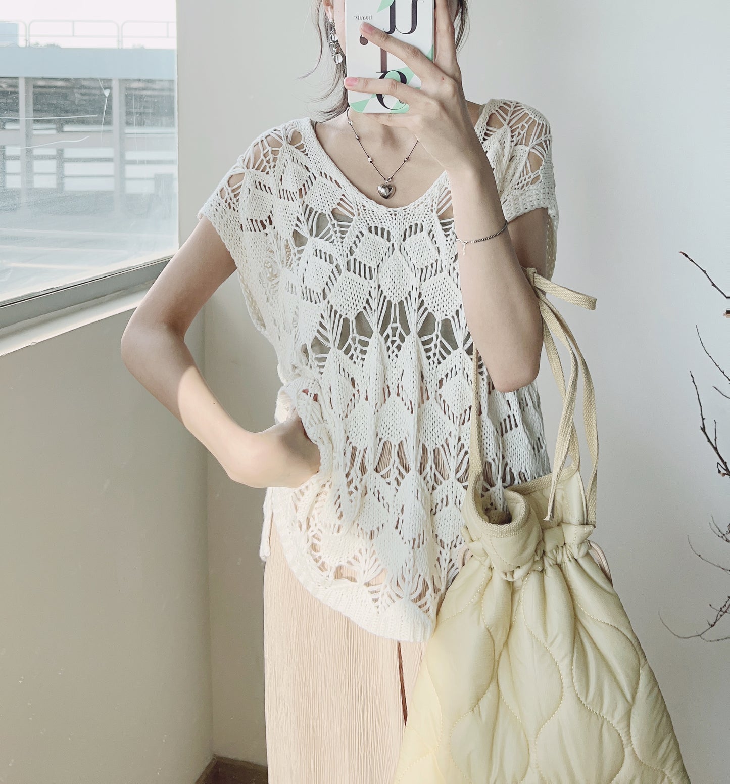 Crocheted v-neck top/ white